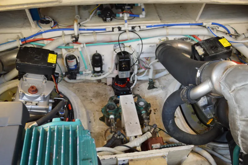 Slide: The Image of Tiara 4300 Sovran 2006 - 95