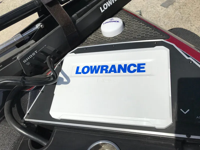 Slide: The Image of 2023 Ranger Z520R boat with Lowrance equipment, featuring Ghost trolling motor. - 9