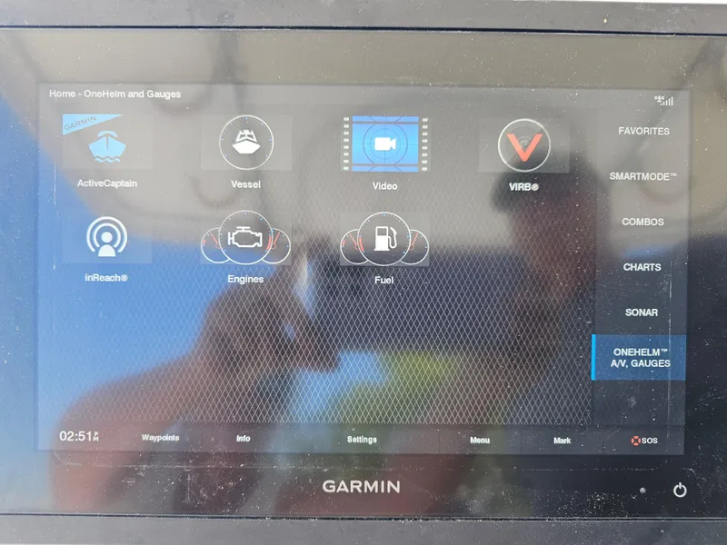 Slide: The Image of Garmin marine display on 2008 Pro-Line 29 Grande Sport, showing navigation and engine options. - 45