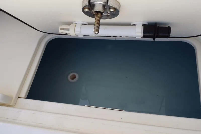 Slide: The Image of Boston Whaler 270 Vantage 2016 - 18