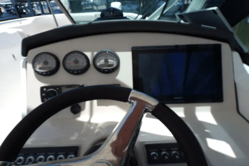 Slide: The Image of Boston Whaler 270 Vantage 2016 - 27