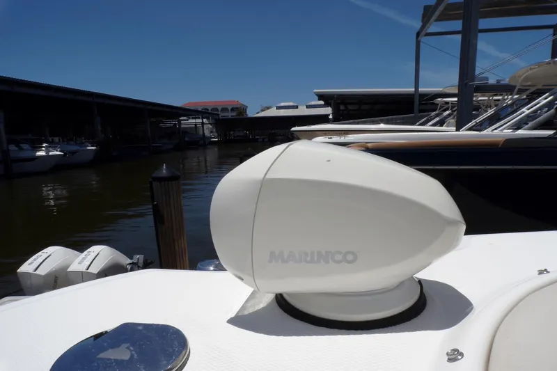 Slide: The Image of Boston Whaler 270 Vantage 2016 - 36