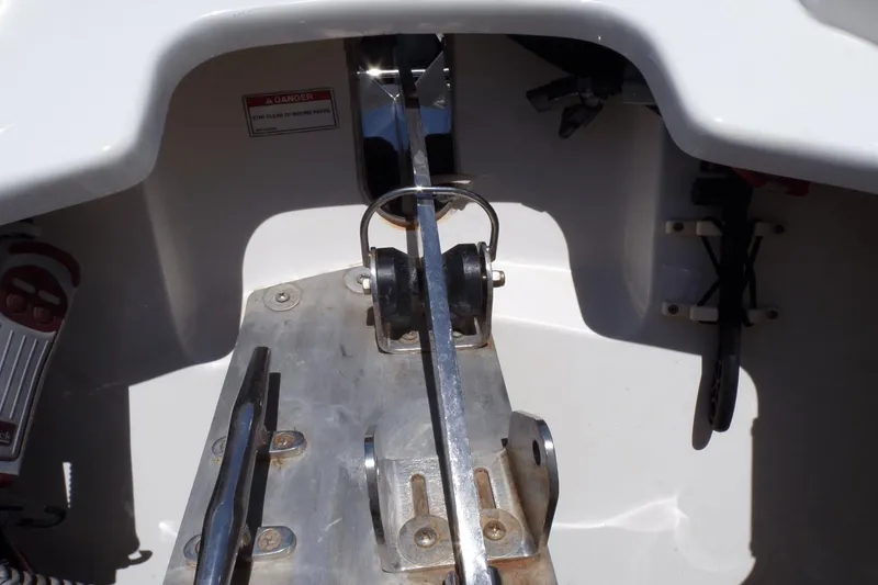 Slide: The Image of Boston Whaler 270 Vantage 2016 - 37