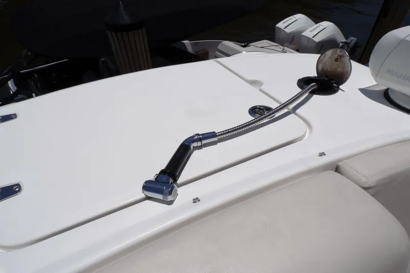 Slide: The Image of Boston Whaler 270 Vantage 2016 - 39