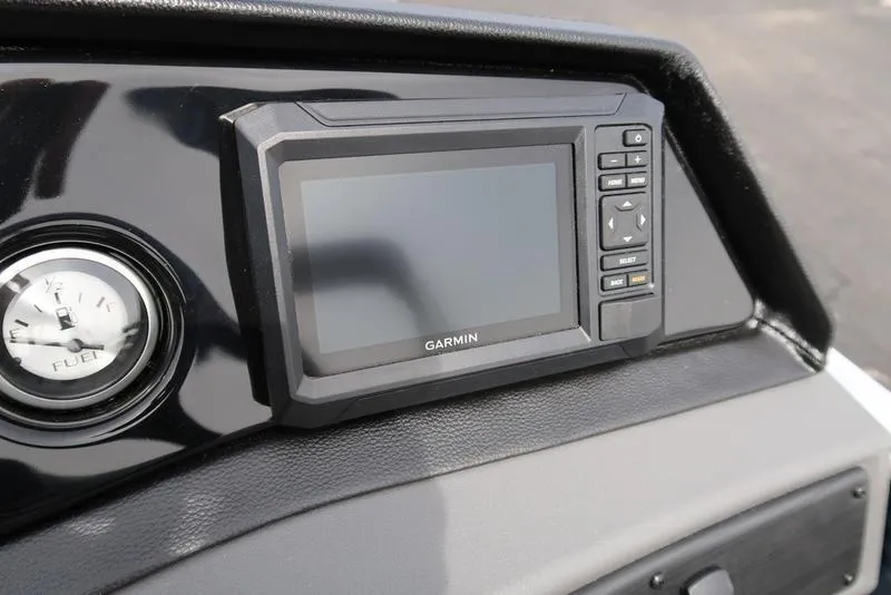 Slide: The Image of Garmin display on 2025 Bennington S Quad Bench 20 SSR boat dashboard. - 18
