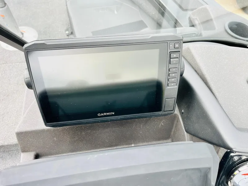 Slide: The Image of 2023 Tracker Targa V-19 WT boat with Garmin navigation display. - 38