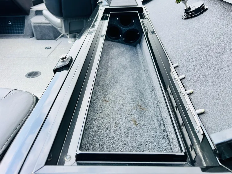 Slide: The Image of Tracker Targa V-19 WT 2023 - 61