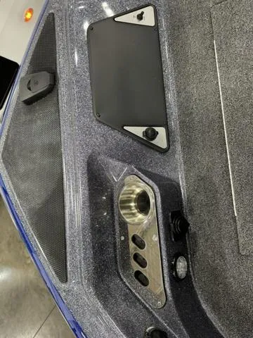 Slide: The Image of Lund 189 Tyee GL Sport 2025 - 24