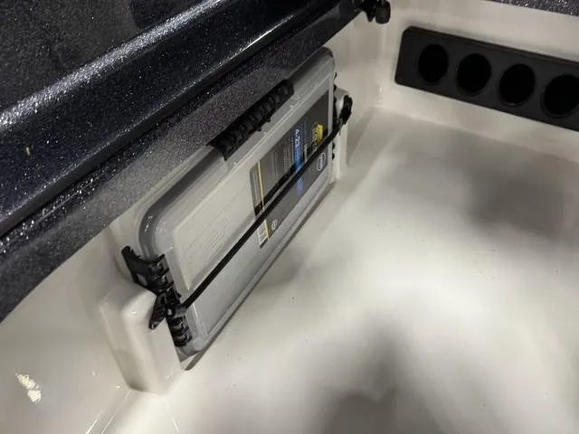 Slide: The Image of Lund 189 Tyee GL Sport 2025 - 26