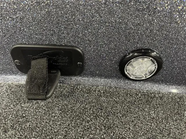 Slide: The Image of Lund 202 Pro-V GL Sport 2025 - 16