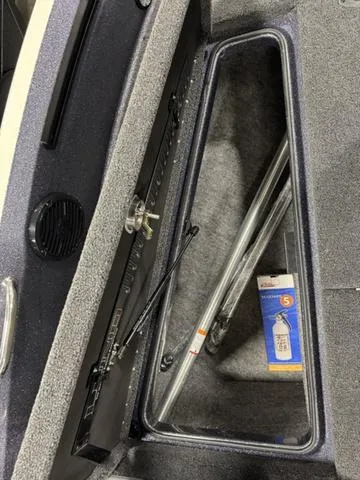 Slide: The Image of Lund 202 Pro-V GL Sport 2025 - 18