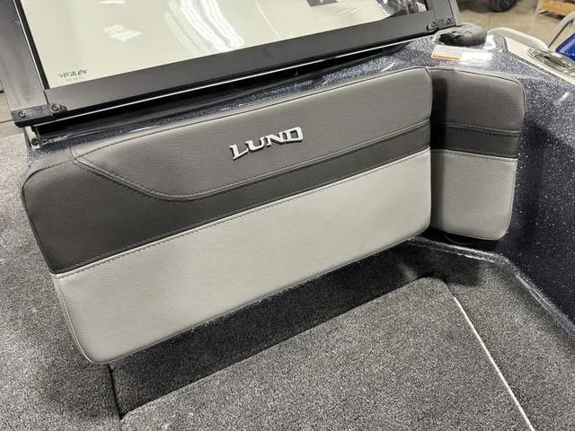 Slide: The Image of Lund 202 Pro-V GL Sport 2025 - 22