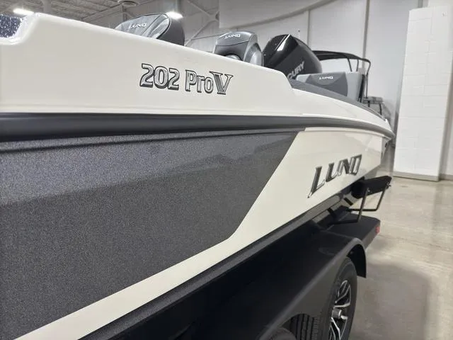 Slide: The Image of Lund 202 Pro-V GL Sport 2025 - 26