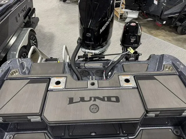 Slide: The Image of Lund 202 Pro-V GL Sport 2025 - 41