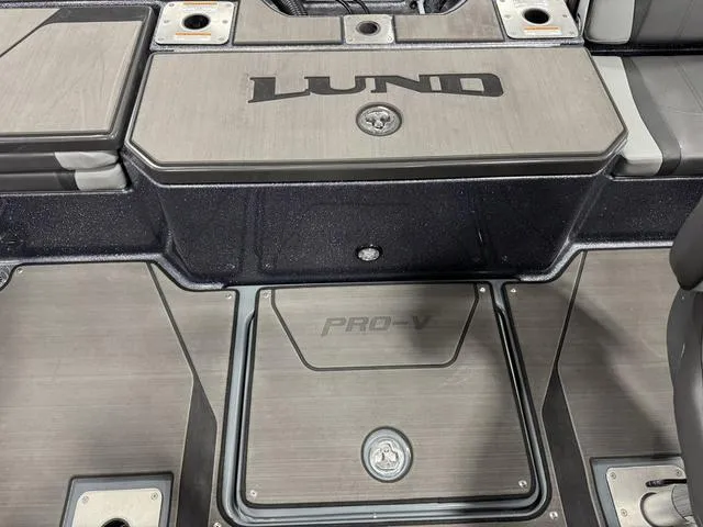 Slide: The Image of Lund 202 Pro-V GL Sport 2025 - 44