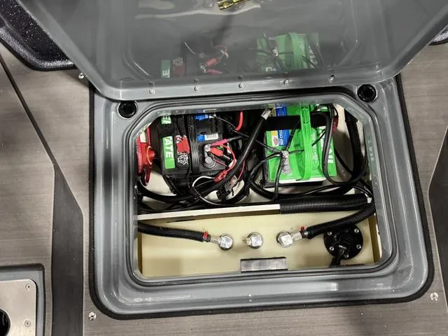 Slide: The Image of Lund 202 Pro-V GL Sport 2025 - 45