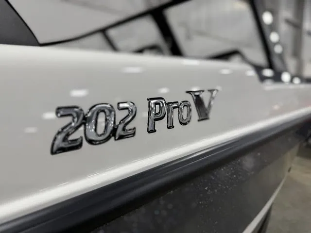 Slide: The Image of Lund 202 Pro-V GL Sport 2025 - 47