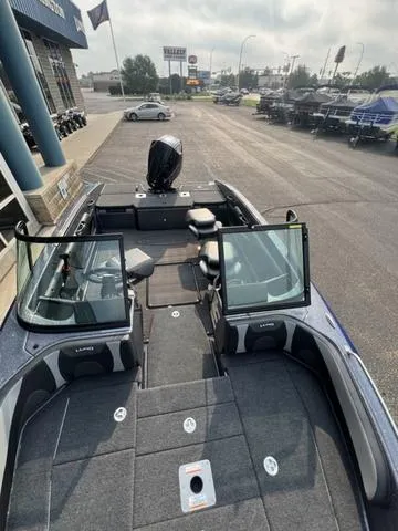 Slide: The Image of Lund 189 Tyee GL Sport 2025 - 14