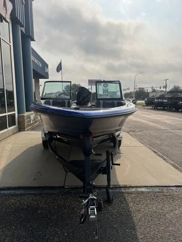 Slide: The Image of Lund 189 Tyee GL Sport 2025 - 3