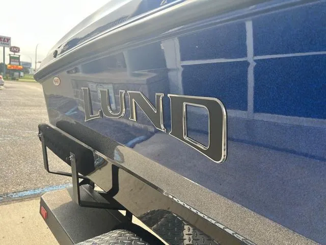 Slide: The Image of Lund 189 Tyee GL Sport 2025 - 6