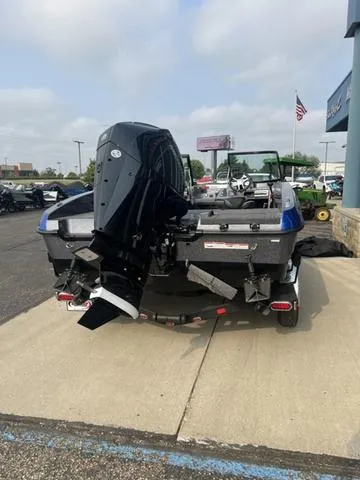 Slide: The Image of Lund 189 Tyee GL Sport 2025 - 8