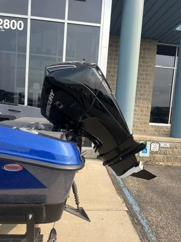 Slide: The Image of Lund 189 Tyee GL Sport 2025 - 9