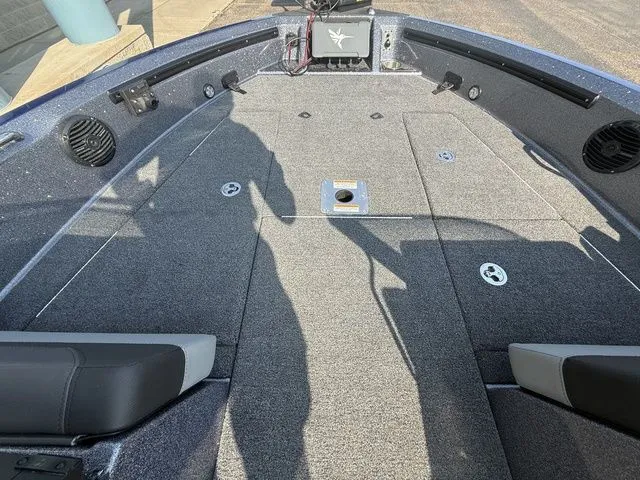 Slide: The Image of Lund 202 Pro-V GL 2025 - 30