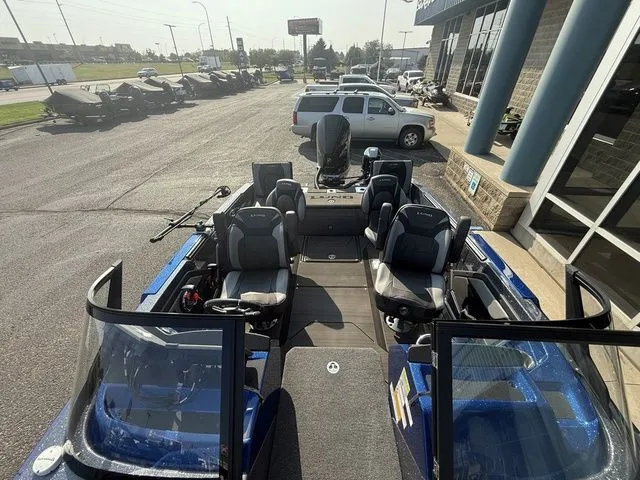 Slide: The Image of Lund 202 Pro-V GL 2025 - 36