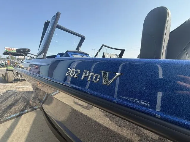 Slide: The Image of Lund 202 Pro-V GL 2025 - 7