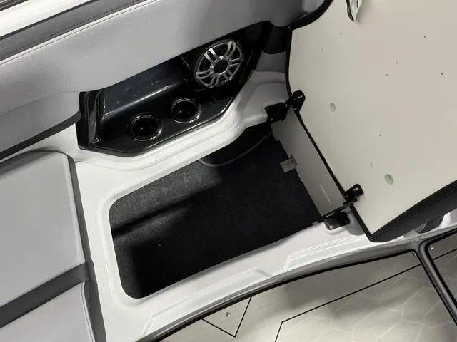 Slide: The Image of Yamaha 255XD 2025 - 13