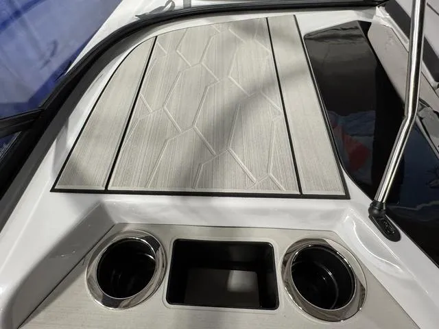 Slide: The Image of Yamaha 255XD 2025 - 14