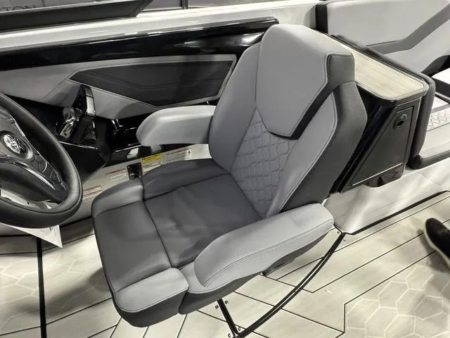 Slide: The Image of Yamaha 255XD 2025 - 15