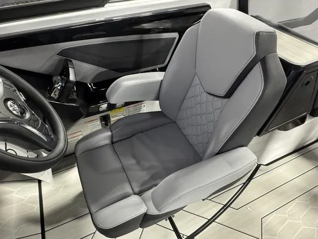 Slide: The Image of Yamaha 255XD 2025 - 16