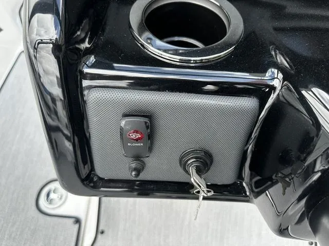 Slide: The Image of Yamaha AR195 2025 - 13