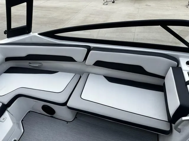 Slide: The Image of Yamaha AR195 2025 - 15