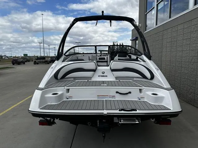 Slide: The Image of Yamaha AR195 2025 - 3