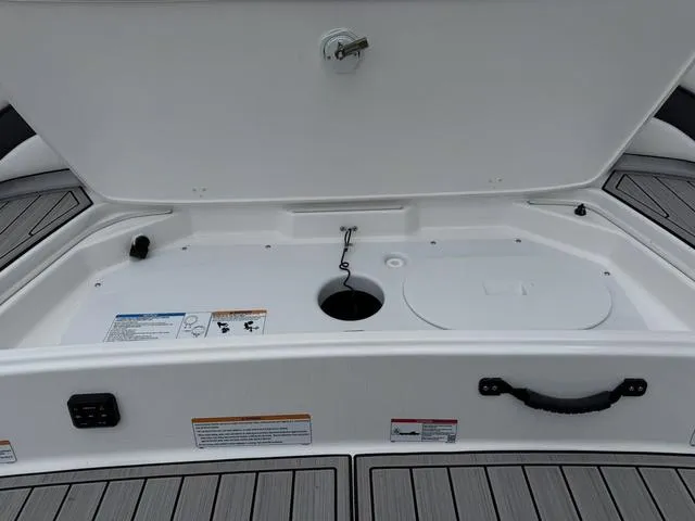 Slide: The Image of Yamaha 195S 2025 - 11