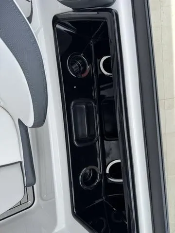 Slide: The Image of Yamaha 195S 2025 - 18