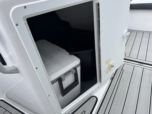 Slide: The Image of Yamaha 195S 2025 - 22