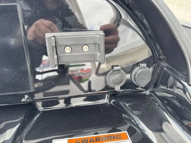 Slide: The Image of Yamaha 195S 2025 - 27