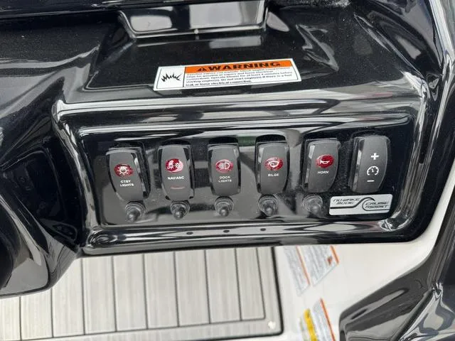 Slide: The Image of Yamaha 195S 2025 - 28