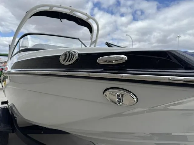 Slide: The Image of Yamaha 195S 2025 - 40