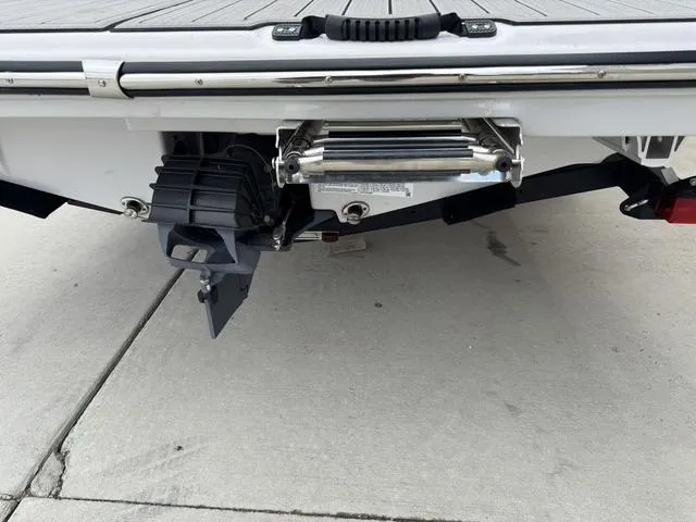 Slide: The Image of Yamaha 195S 2025 - 8