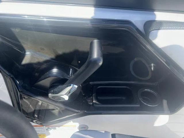 Slide: The Image of Yamaha 195S 2025 - 14