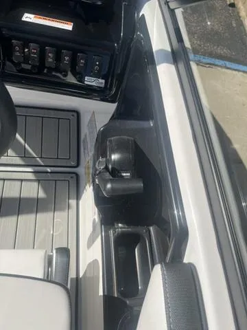 Slide: The Image of Yamaha 195S 2025 - 21