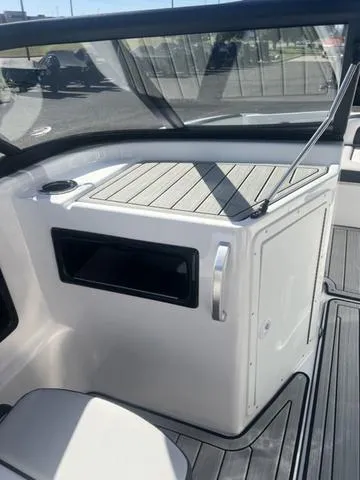 Slide: The Image of Yamaha 195S 2025 - 25