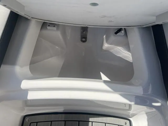 Slide: The Image of Yamaha 195S 2025 - 30