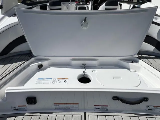 Slide: The Image of Yamaha 195S 2025 - 34