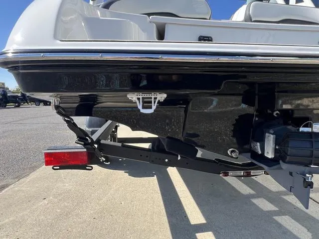 Slide: The Image of Yamaha 195S 2025 - 35