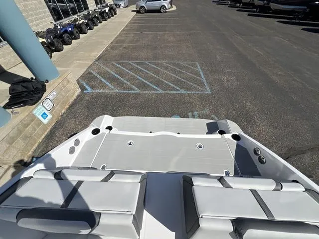 Slide: The Image of Yamaha AR220 2025 - 11